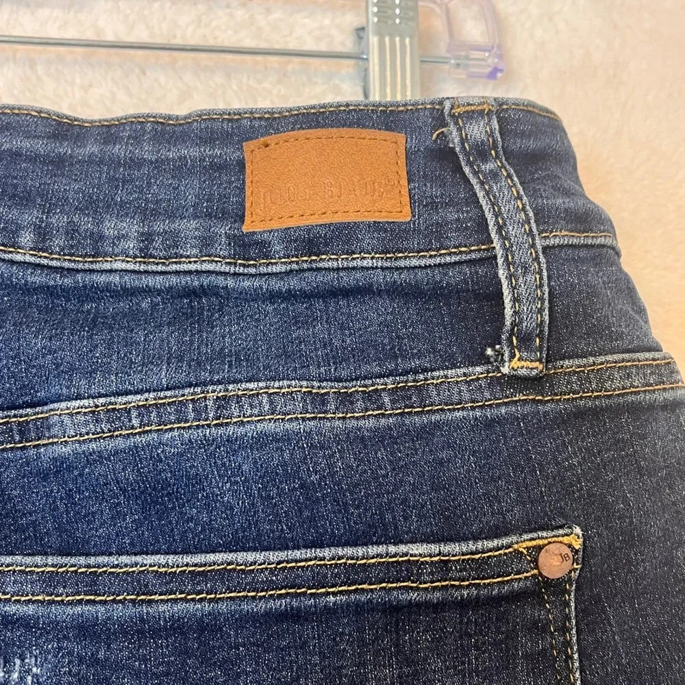 Judy Blue Capri Fit Distressed Dark Wash Denim Jeans 16W JB88211 DK-CO